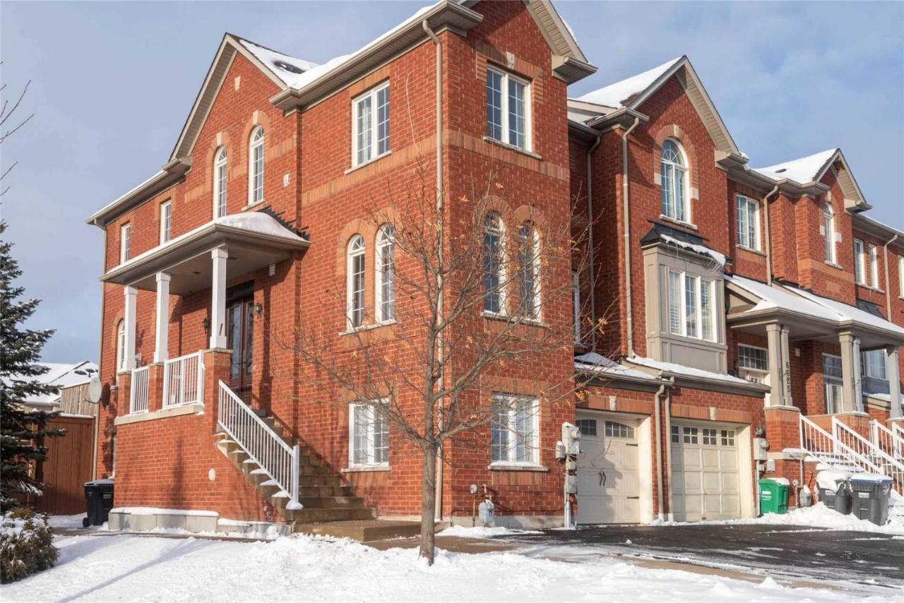 Jazzy Home Stay Mississauga Exterior photo